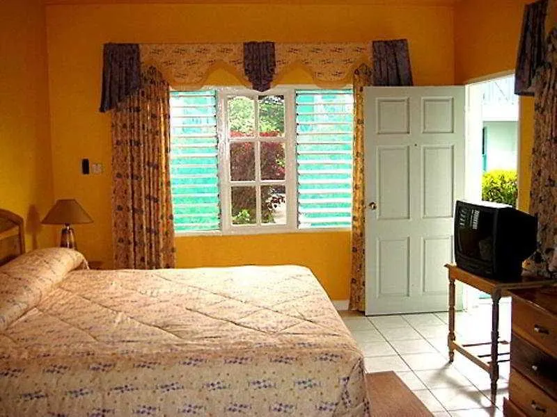 Hotel Coral Seas Beach Negril