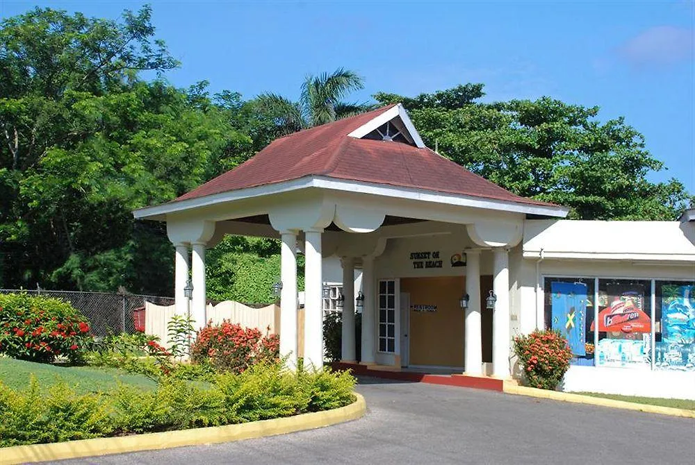 Coral Seas Beach Negril Hotel