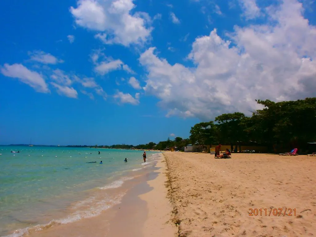 Coral Seas Beach Negril 2*,  Jamaika