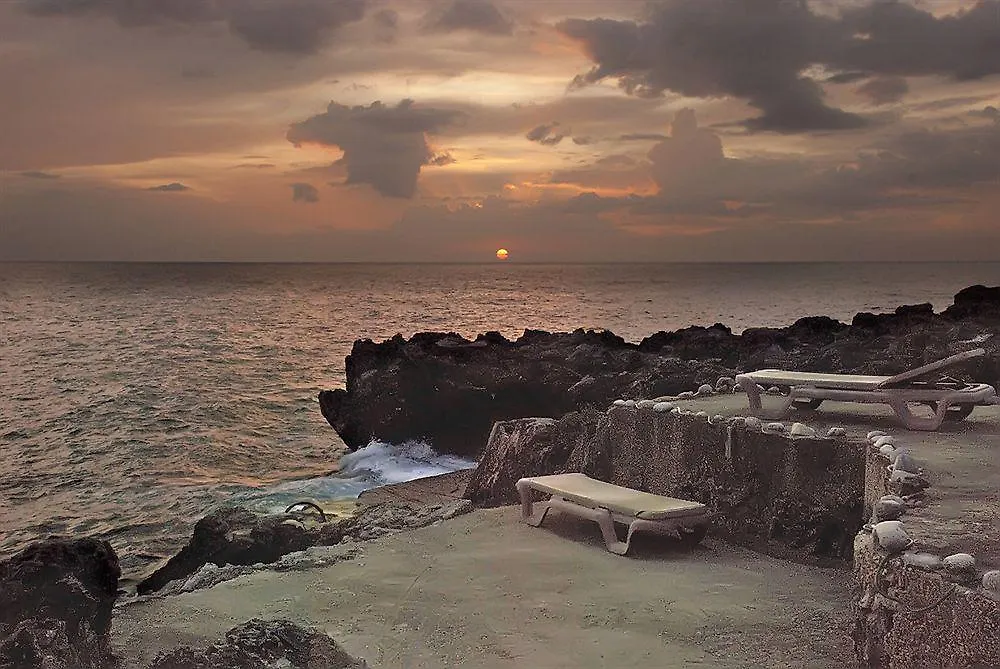 Coral Seas Beach Negril Hotel